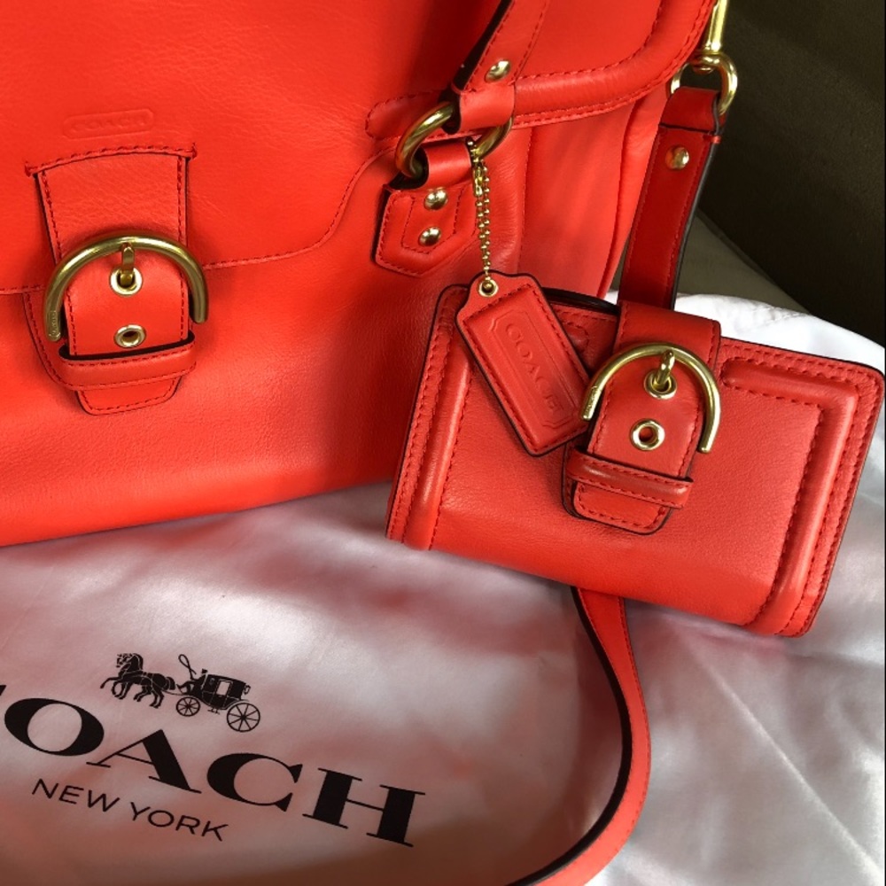 Coach wallet like new! - Picture 3 of 5